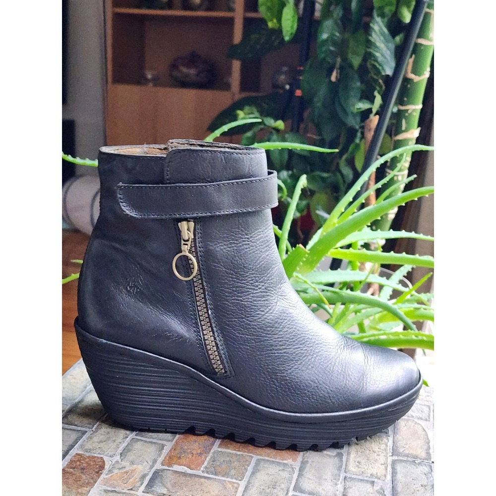 Fly London Yava Black Leather Wedge Ankle Boots P500429008 Size 40